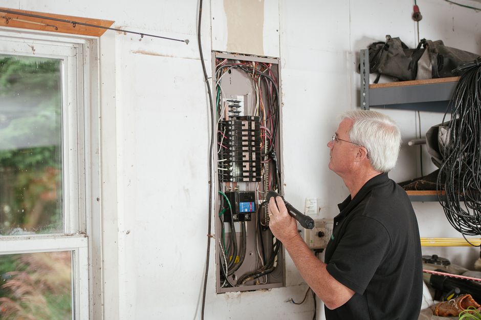 electricista cerca de mí