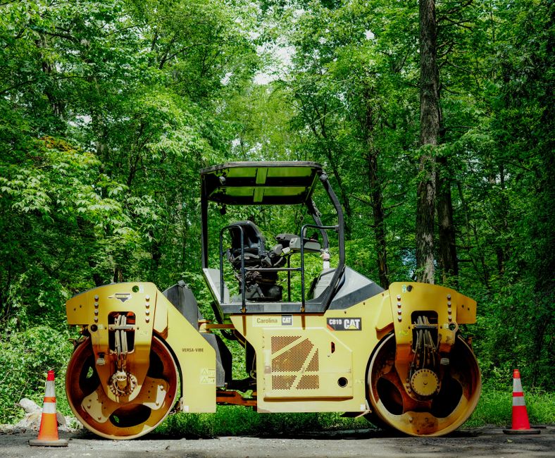 asphalt paving contractor